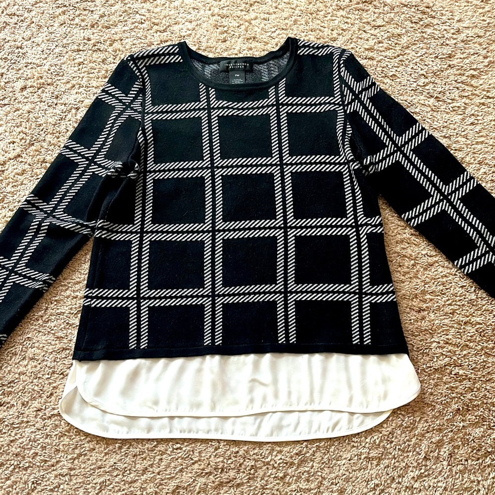 Investments Petite Black and White Sweater (Good Condition)